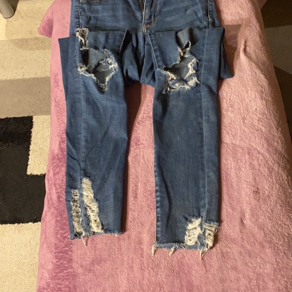 Ripped skinny jeans - Picture 2 of 4